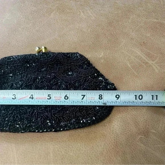 A SAFCO BAG Black Beaded and Sequin Kiss Closure Clutch - Picture 4 of 8